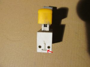 Zatrzask włącznika