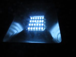 Świecący naświetlacz